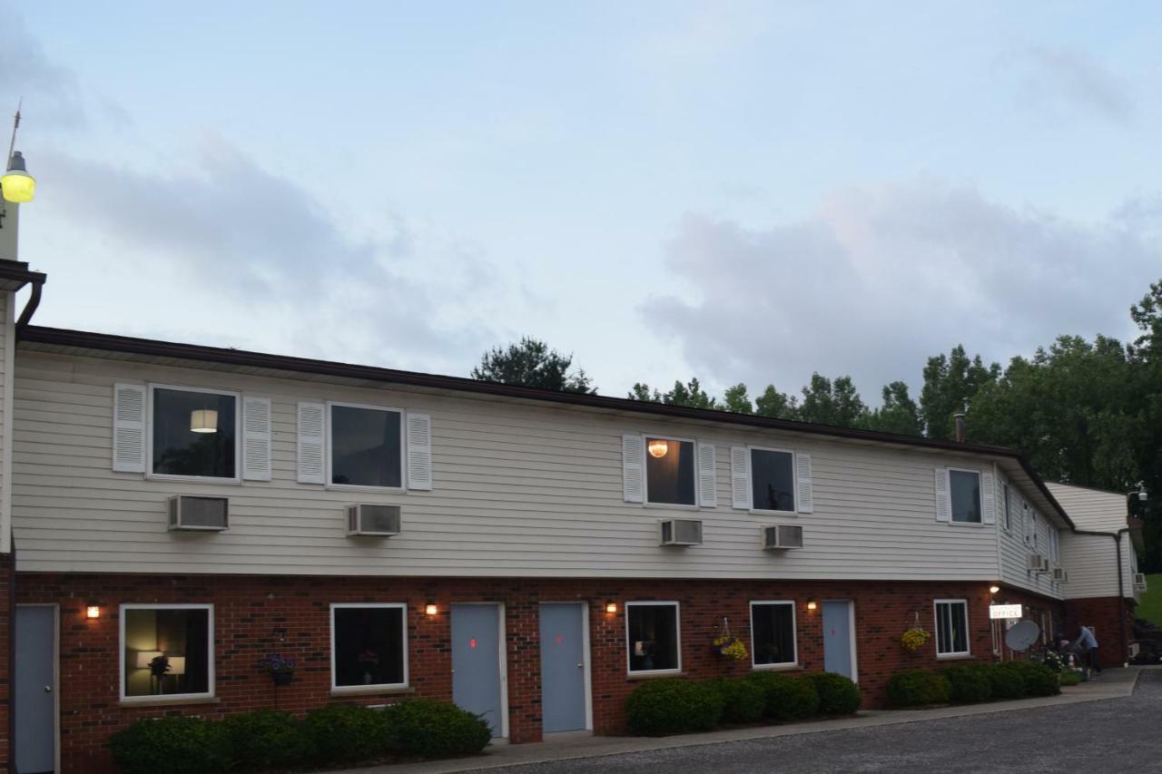 Attican Motel - Attica - Batavia - Warsaw - Darien Lake Eksteriør billede